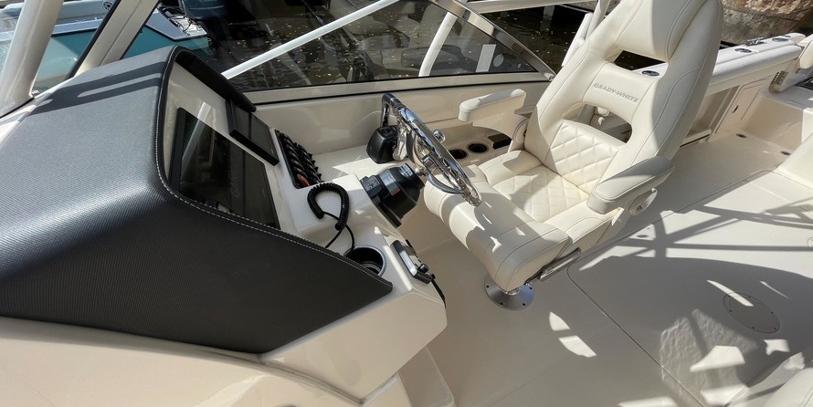 Grady-White Freedom 275