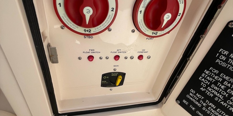 Grady-White Freedom 275