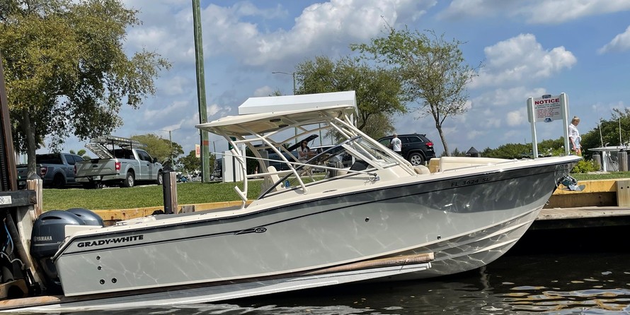 Grady-White Freedom 275