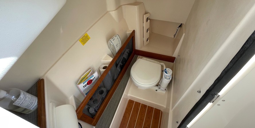 Grady-White Freedom 275