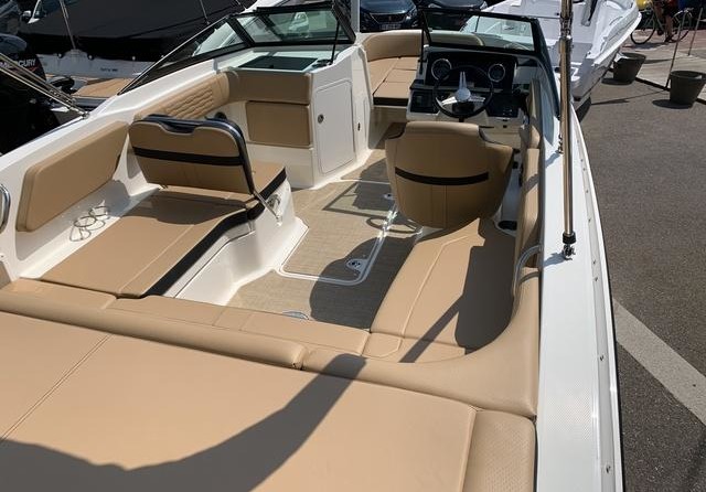 Sea Ray SPX 210 OB