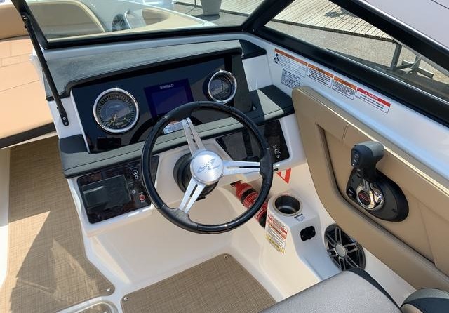 Sea Ray SPX 210 OB