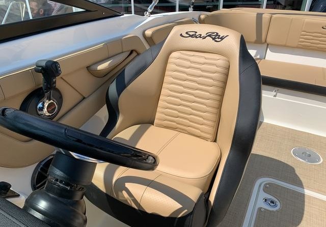 Sea Ray SPX 210 OB