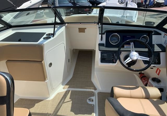 Sea Ray SPX 210 OB