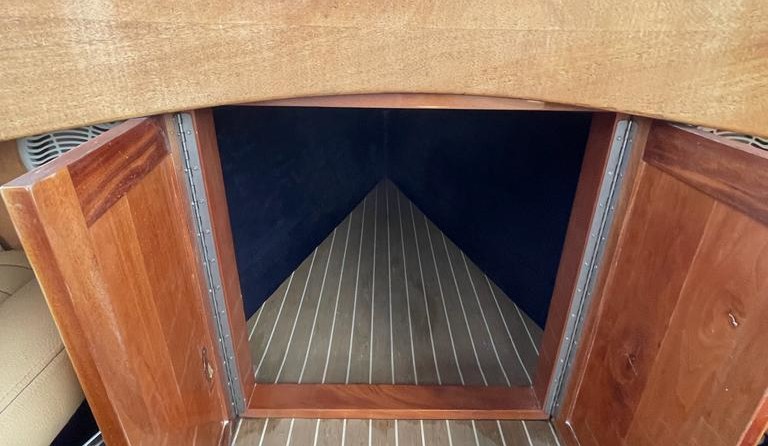 Cobia 217 center console