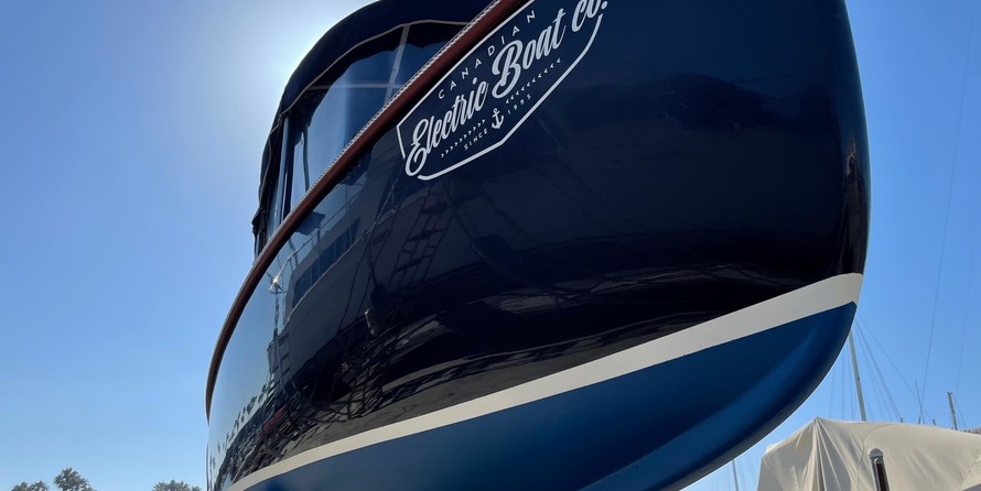 Cobia 217 center console