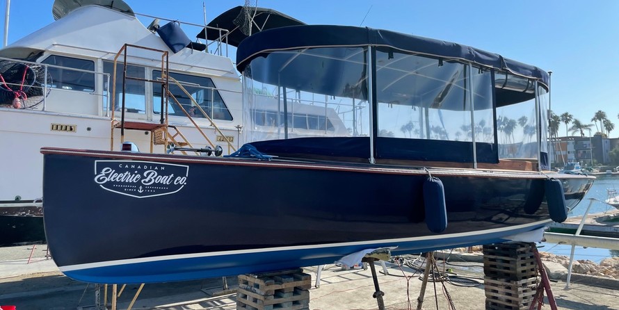Cobia 217 center console