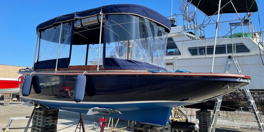 Cobia 217 center console