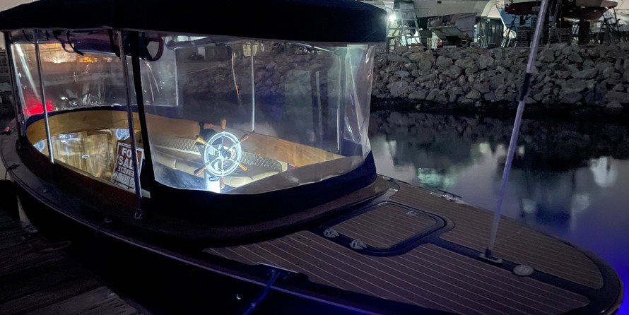 Cobia 217 center console