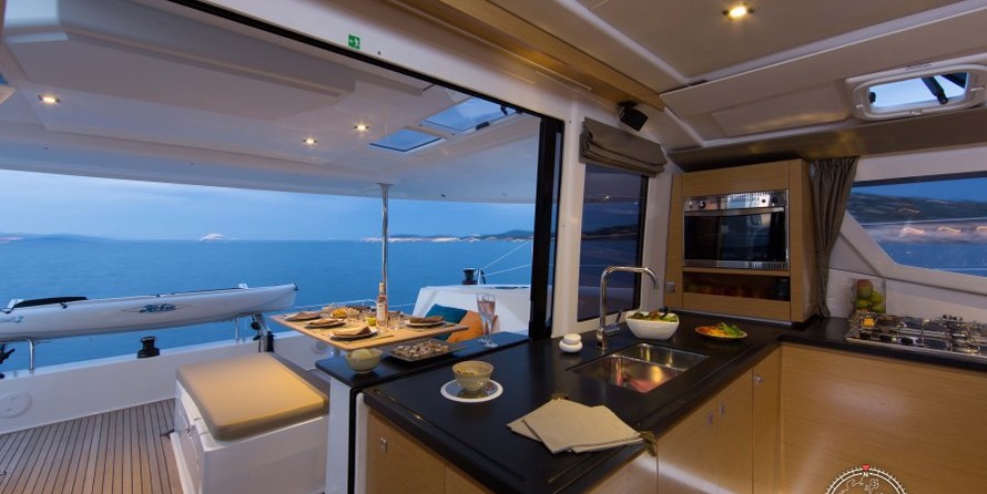 Fountaine Pajot Helia 44