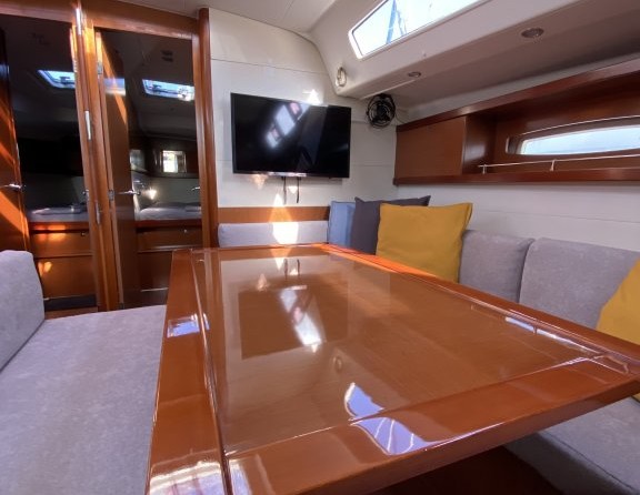 Beneteau Oceanis 50 Family