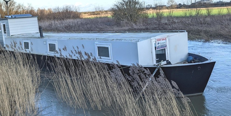 Amber boats amsterdam cruiser style wide beam barge