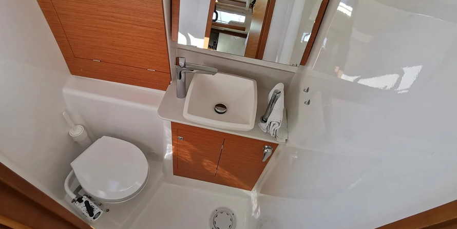 Dufour 360 GL - 3 cab.