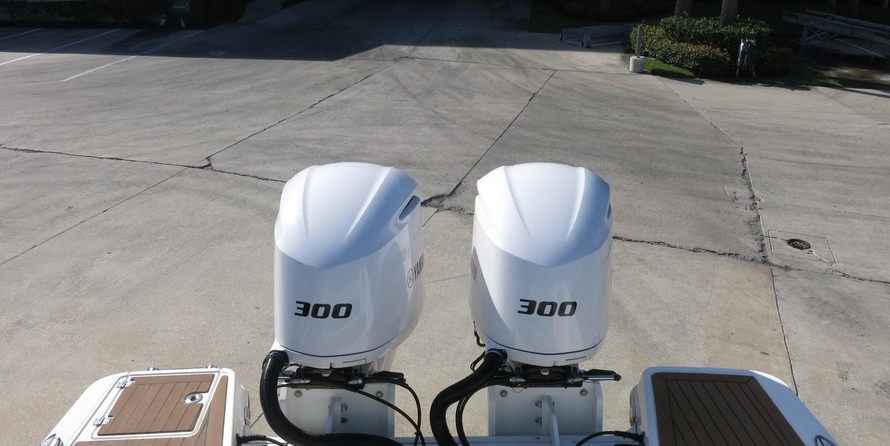 Robalo 317 DUAL CONSOLE