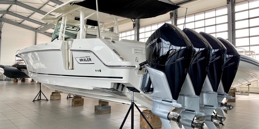 Boston Whaler 380 Outrage