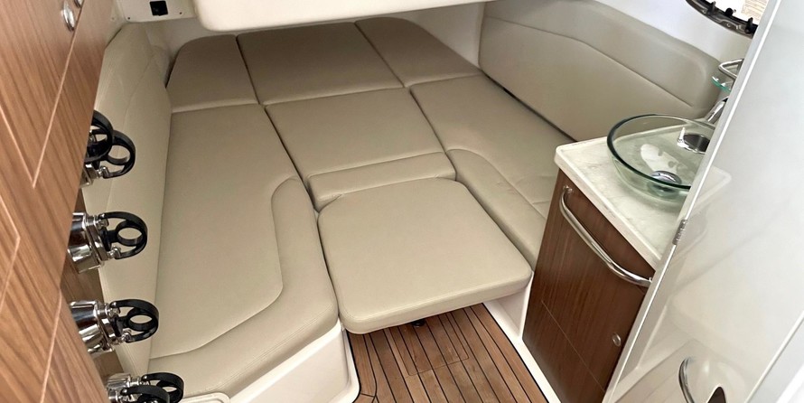 Boston Whaler 380 Outrage