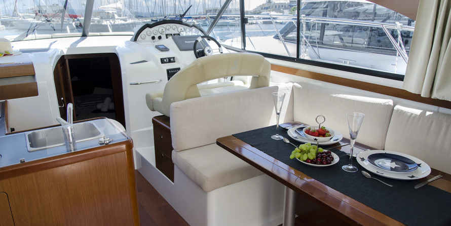 Beneteau Antares 36