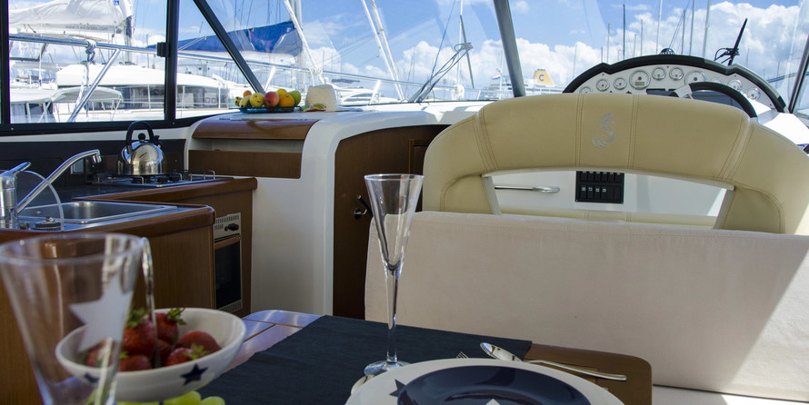 Beneteau Antares 36