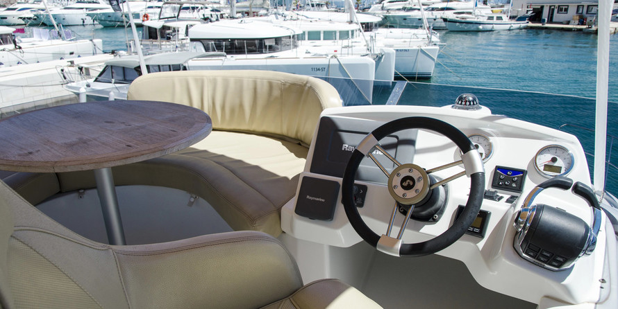 Beneteau Antares 36