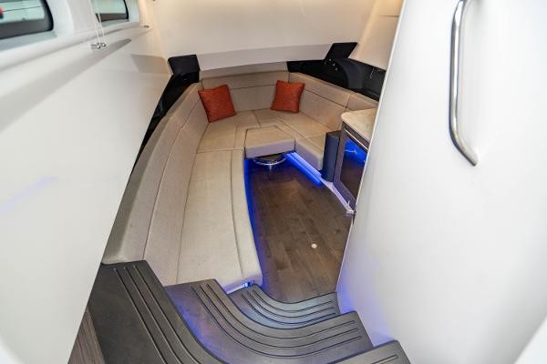 Boston Whaler 420 Outrage