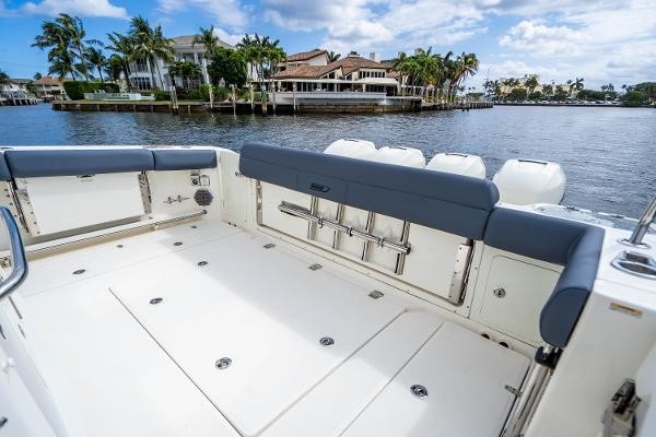 Boston Whaler 420 Outrage