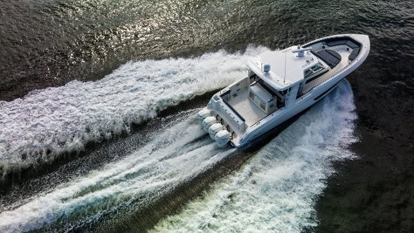 Boston Whaler 420 Outrage