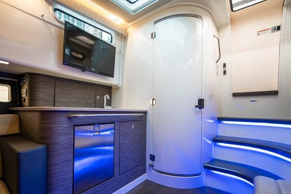 Boston Whaler 420 Outrage