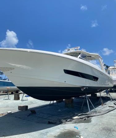 Boston Whaler 420 Outrage
