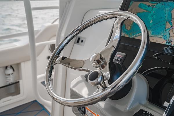 Boston Whaler 420 Outrage