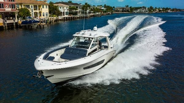 Boston Whaler 420 Outrage