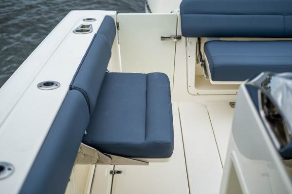 Boston Whaler 420 Outrage