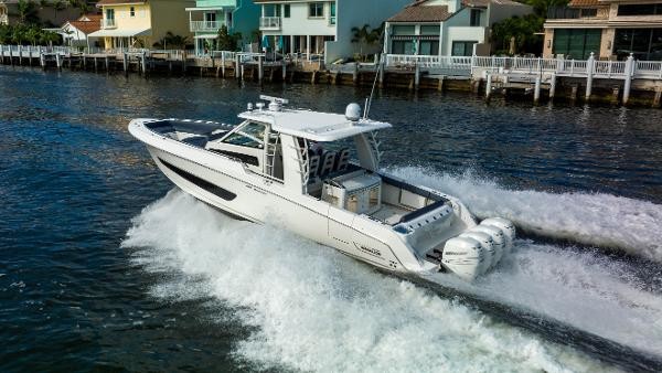 Boston Whaler 420 Outrage