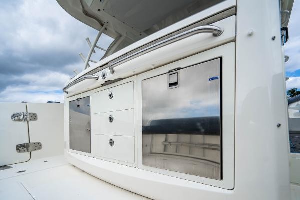 Boston Whaler 420 Outrage