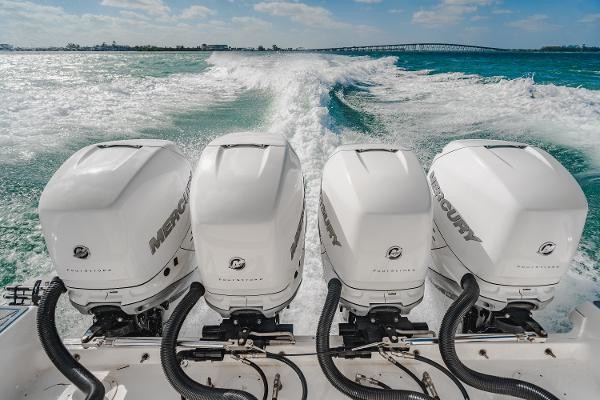 Boston Whaler 420 Outrage
