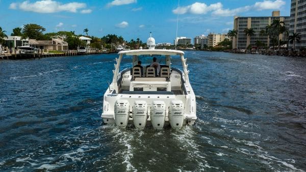 Boston Whaler 420 Outrage