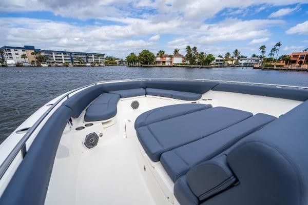 Boston Whaler 420 Outrage