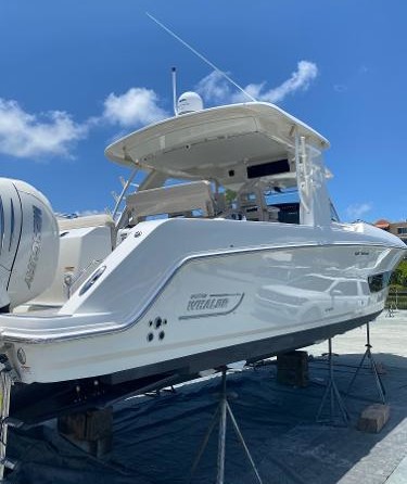 Boston Whaler 420 Outrage