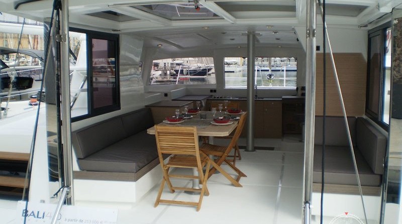 Bali catamarans 4.0 lounge