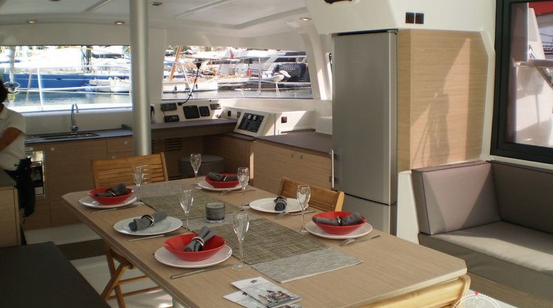 Bali catamarans 4.0 lounge