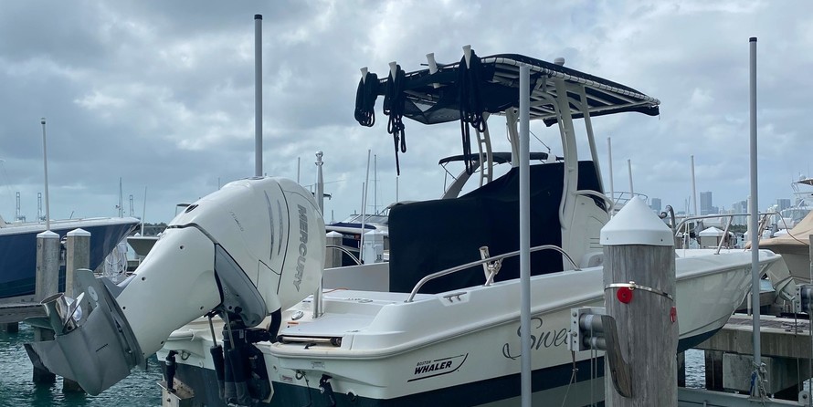 Boston Whaler 240 Dauntless