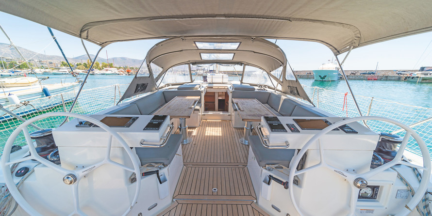 Bavaria C57 - 5 + 1 cab.