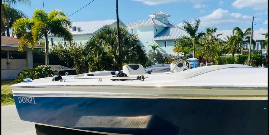 Donzi 22
