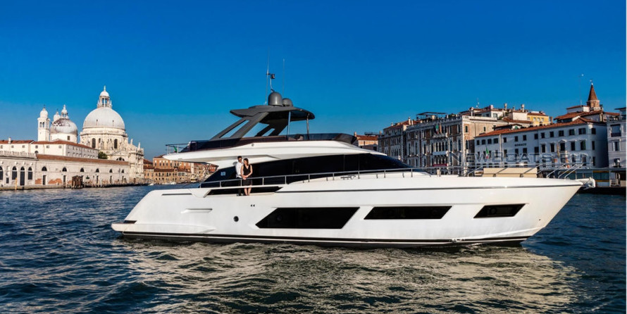 Ferretti 670