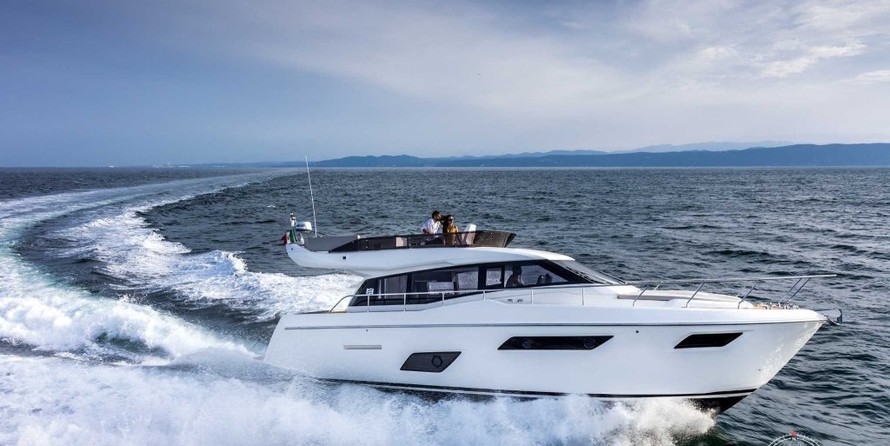 Ferretti 450