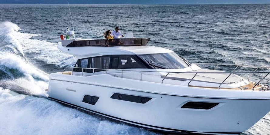 Ferretti 450
