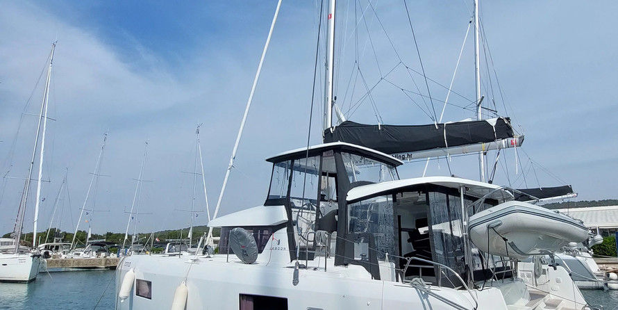 Lagoon 42