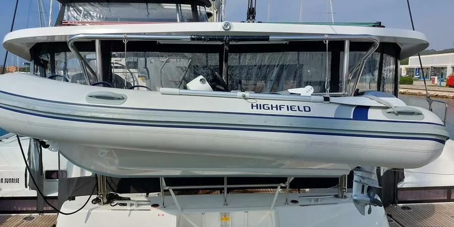 Lagoon 42
