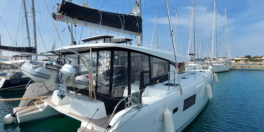 Lagoon 42