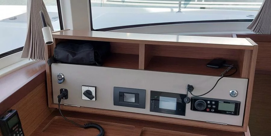 Lagoon 42