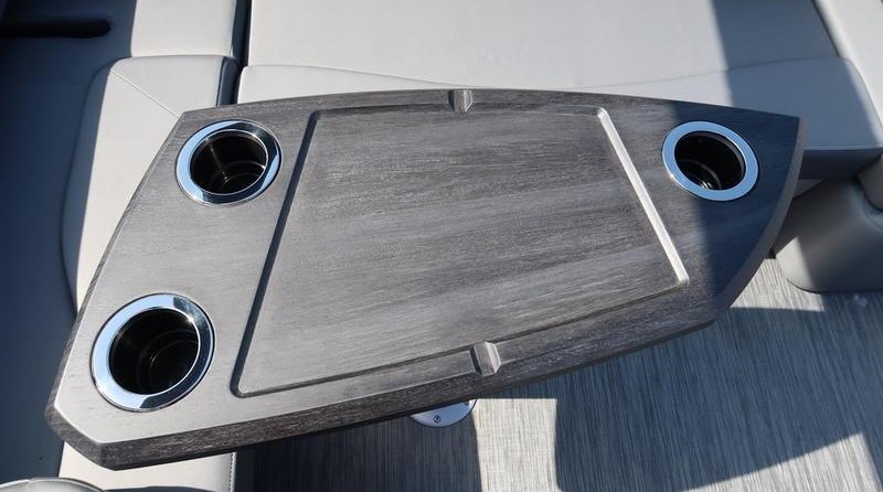 Bennington 23 LSB SPS